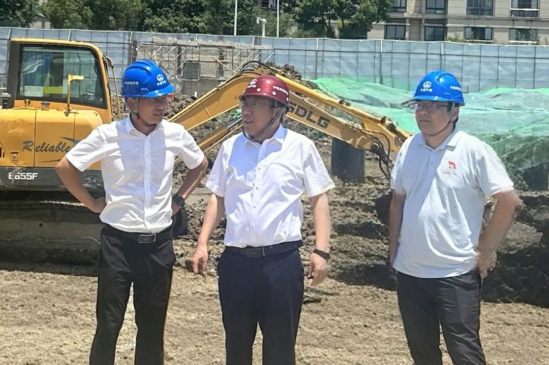 公司黨委書記、董事長(zhǎng)李明華到蘇州清樹灣項(xiàng)目檢查指導(dǎo)工作.jpg